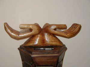 2 Hands - Balinese wood carving