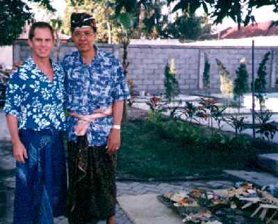 Boyne & Made Wijawa of the Ayu Beach Inn
